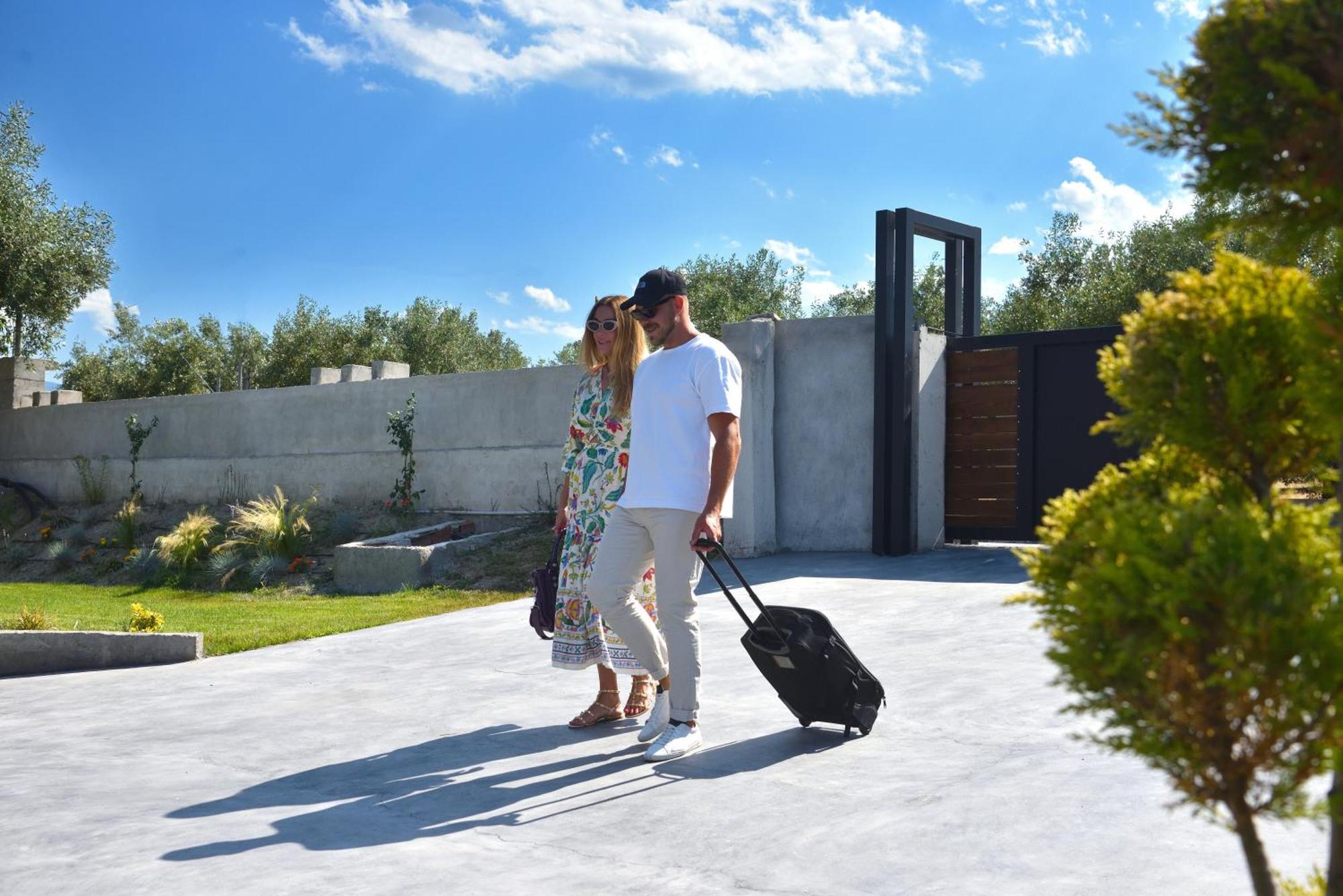 Olive All-Seasons Suites, Panel Hospitality Homes & Villas Литокорон Екстериор снимка